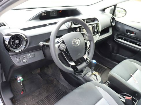 Used 2018 Toyota Prius C Two FWD image 10