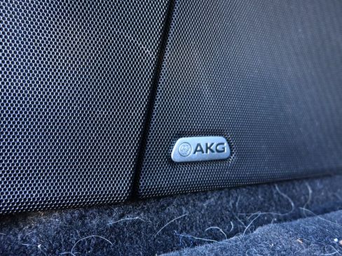 Used 2021 Cadillac Escalade ESV Premium Luxury w/ LPO, Illumination Package image 17