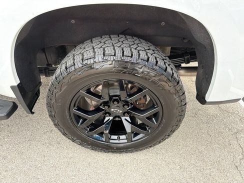 Used 2022 Chevrolet Silverado 1500 LTZ w/ Technology Package AWD/4WD image 14