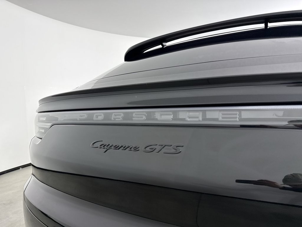 Certified 2023 Porsche Cayenne GTS AWD/4WD image 18