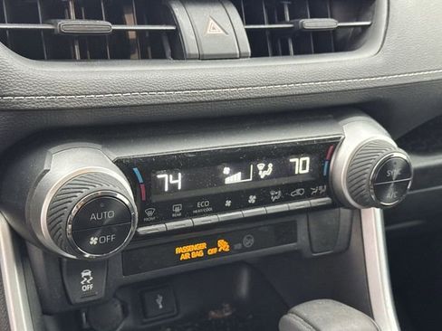 Used 2020 Toyota RAV4 XLE image 19