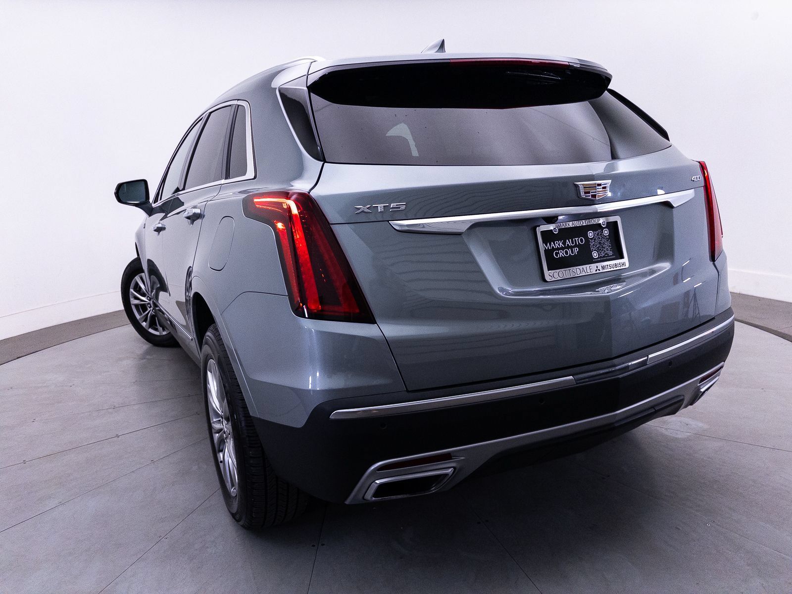 Used 2023 Cadillac XT5 Premium Luxury FWD image 4
