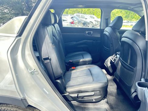 Used 2025 Kia Sorento SX FWD image 13