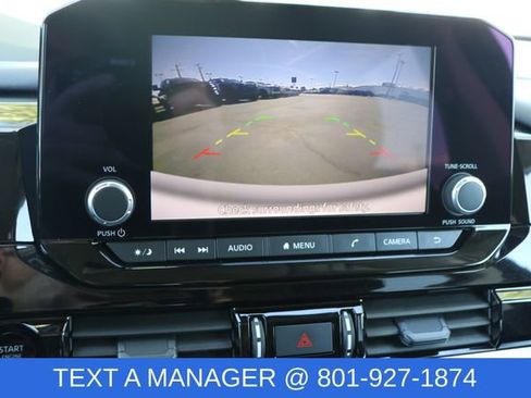 Used 2025 Nissan Pathfinder SV AWD/4WD image 27