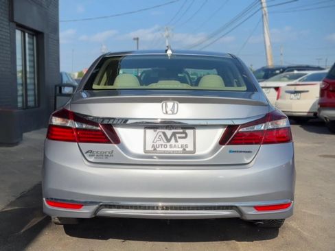 Used 2017 Honda Accord Hybrid Sedan image 3