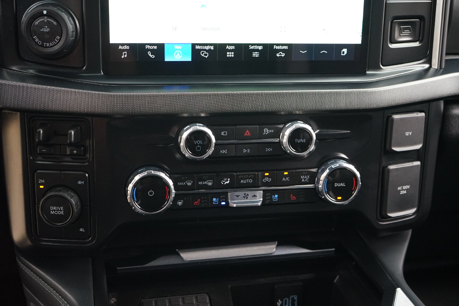 Used 2025 Ford F350 Platinum AWD/4WD image 11