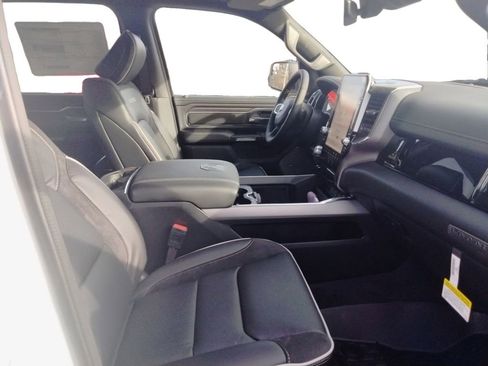 Used 2025 RAM 1500 Laramie w/ Night Edition image 17