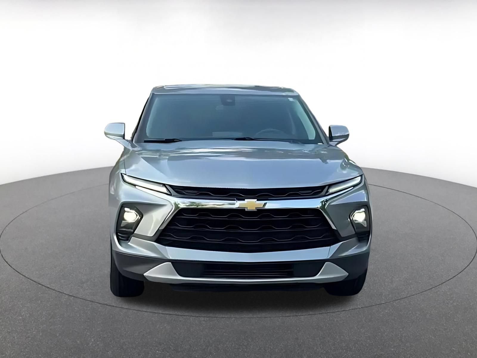 Used 2025 Chevrolet Blazer LT FWD image 4