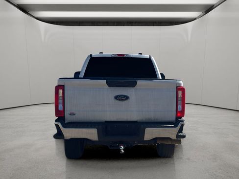 Used 2024 Ford F250 XLT image 4