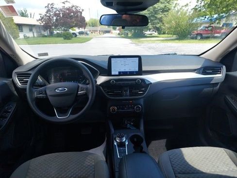 Used 2020 Ford Escape SE image 11