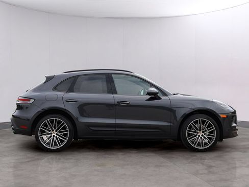 Certified 2024 Porsche Macan AWD/4WD image 9