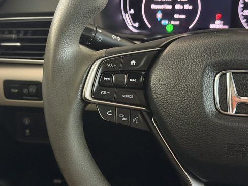 Used 2018 Honda Accord LX image 30
