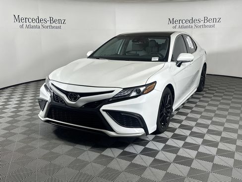 Used 2023 Toyota Camry XSE FWD image 3