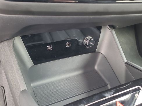 Used 2025 Audi Q6 e-tron Premium Plus w/ Premium Plus image 28