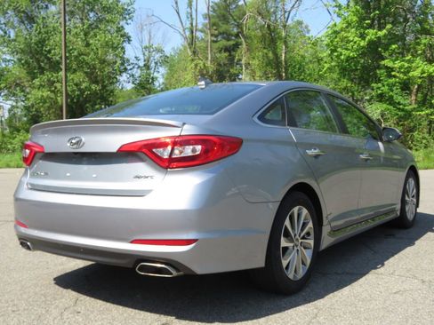 Used 2017 Hyundai Sonata Sport w/ Value Edition Package 02 FWD image 5