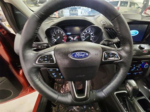 Used 2019 Ford Escape SEL image 15