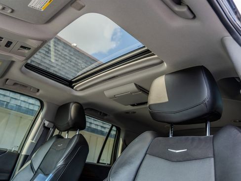 Used 2016 Cadillac Escalade Luxury image 30