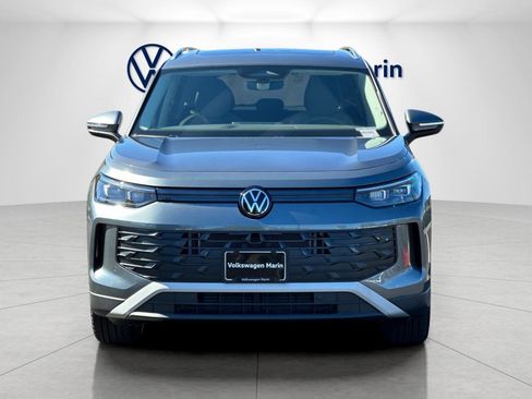 New 2025 Volkswagen Tiguan SE image 8