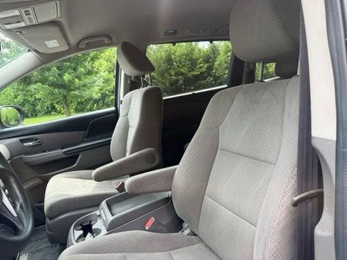 Used 2014 Honda Odyssey EX image 12