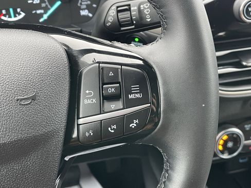 Used 2022 Ford Escape SE w/ Cold Weather Package image 17