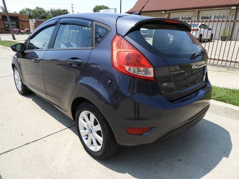 Used 2013 Ford Fiesta SE FWD image 6