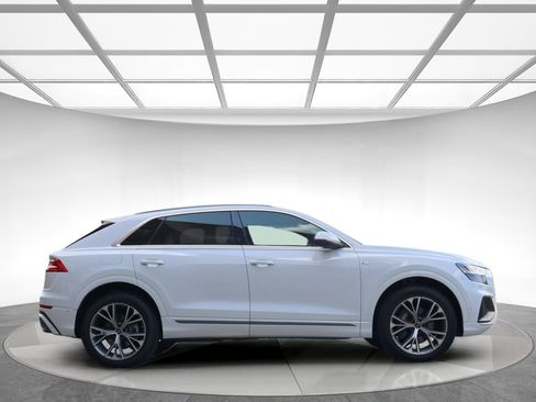 Used 2023 Audi Q8 Premium Plus AWD/4WD image 5