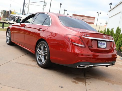 Used 2019 Mercedes-Benz E 300 image 5