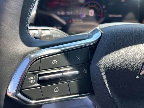 New 2026 Chevrolet Traverse LT w/ Sun and Wheel Package FWD image 19
