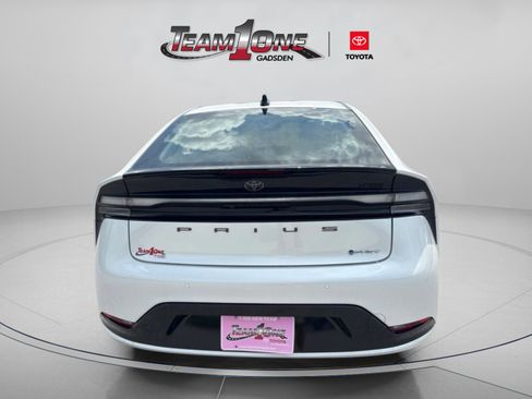 New 2026 Toyota Prius Plug-In Hybrid FWD image 5