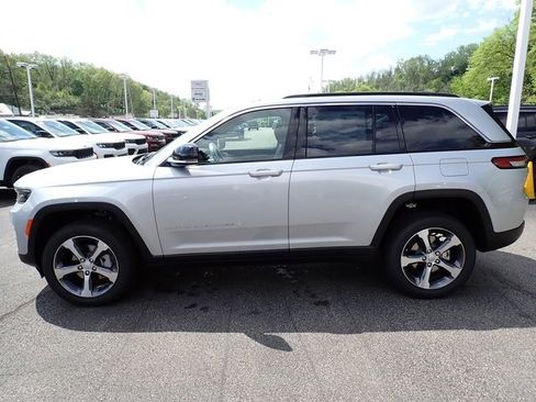 New 2025 Jeep Grand Cherokee Limited image 2