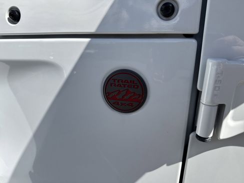 Used 2020 Jeep Gladiator Rubicon image 8