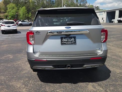 Used 2020 Ford Explorer XLT w/ Equipment Group 202A AWD/4WD image 20