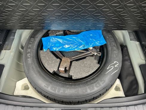 Used 2021 Toyota RAV4 XLE w/ Convenience Package FWD image 31