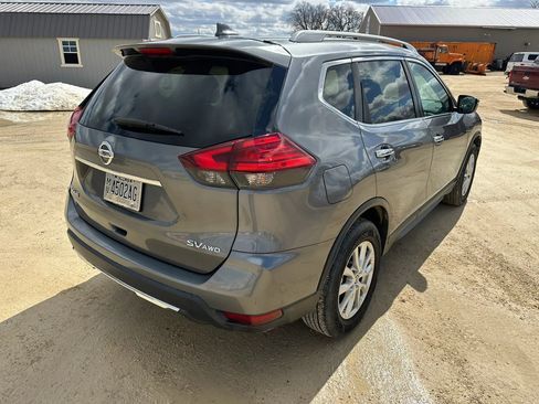 Used 2017 Nissan Rogue SV image 6