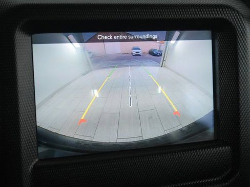 Used 2022 Jeep Wrangler Unlimited Sport image 18