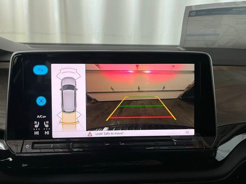 New 2026 Volkswagen Atlas SE image 17