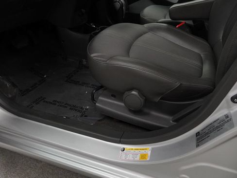 Used 2015 Chevrolet Spark LT FWD image 38