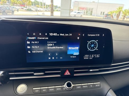 Used 2025 Hyundai Elantra SEL FWD image 22