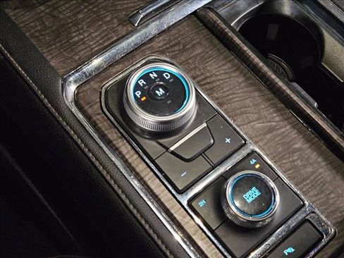 Used 2021 Ford Expedition Max Limited image 11