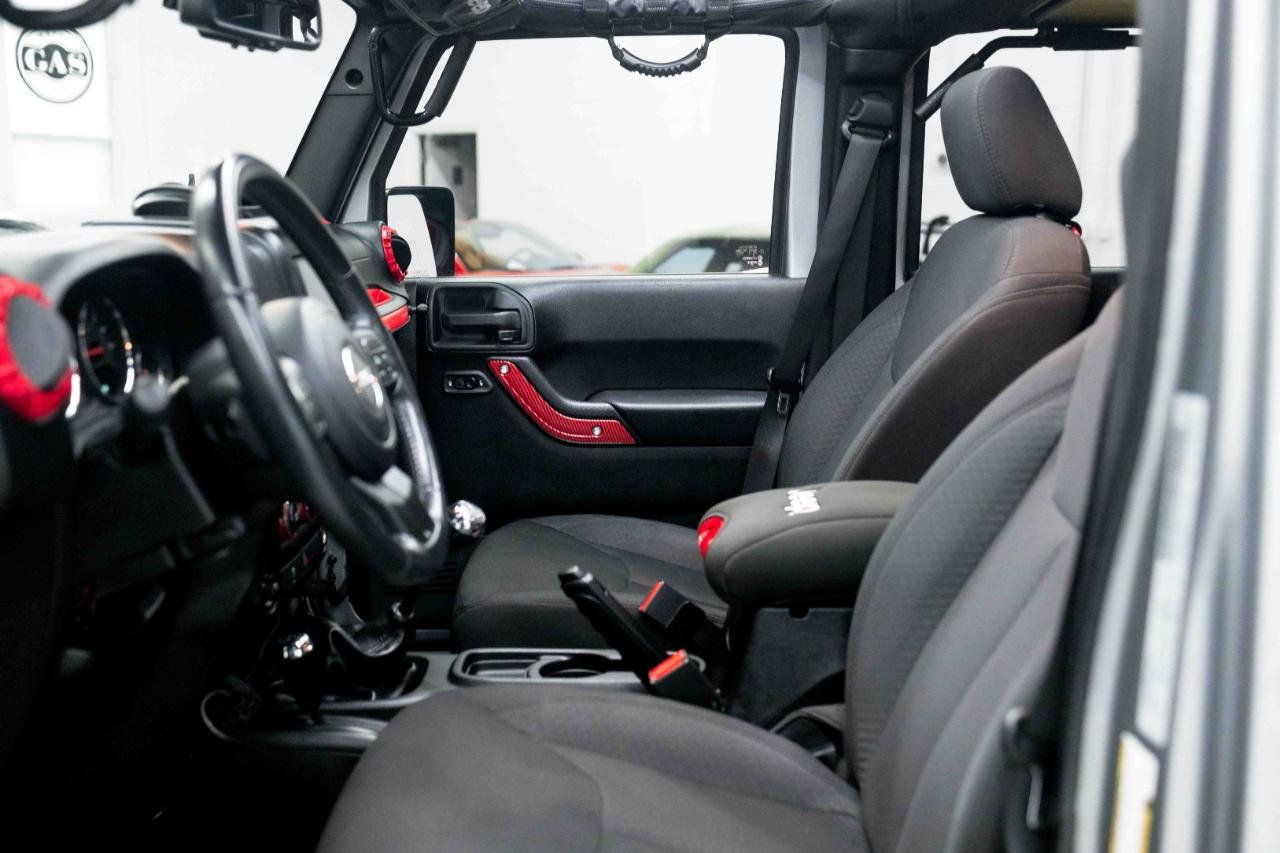 Used 2015 Jeep Wrangler Unlimited Sport w/ Quick Order Package 23S AWD/4WD image 51
