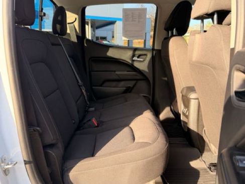 Used 2022 Chevrolet Colorado LT w/ LT Convenience Package image 16