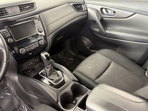 Used 2020 Nissan Rogue SV w/ Premium Package AWD/4WD image 14