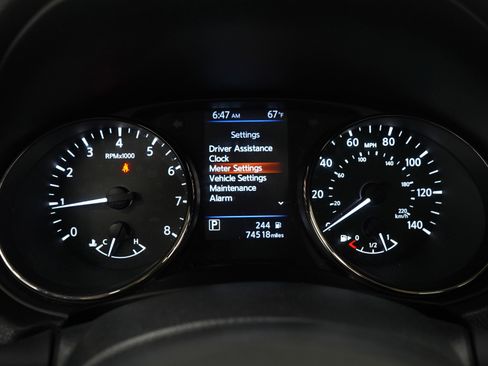 Used 2018 Nissan Rogue SV w/ Sun & Sound Touring Package image 29