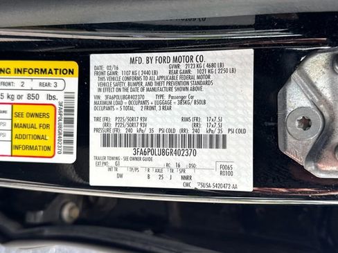 Used 2016 Ford Fusion SE FWD image 21