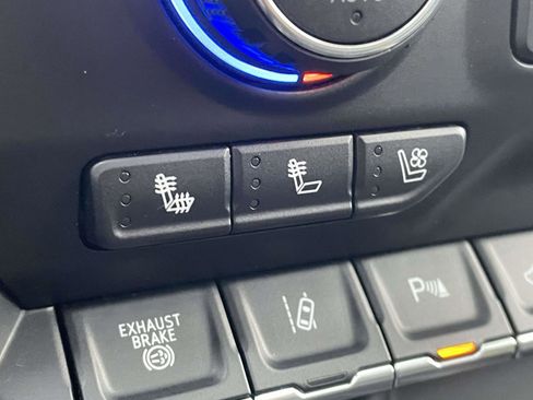 Used 2020 Chevrolet Silverado 2500 LTZ w/ LTZ Premium Package image 12