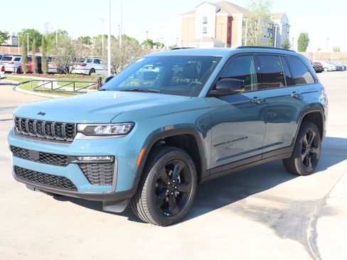 New 2026 Jeep Grand Cherokee Limited image 11