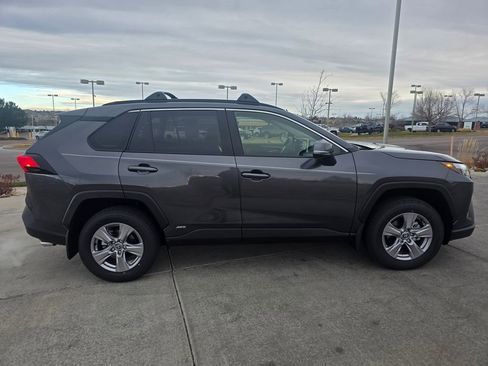 Used 2025 Toyota RAV4 XLE image 9