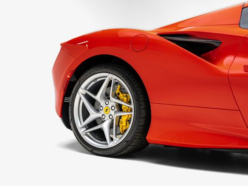 Used 2022 Ferrari F8 Tributo RWD image 20