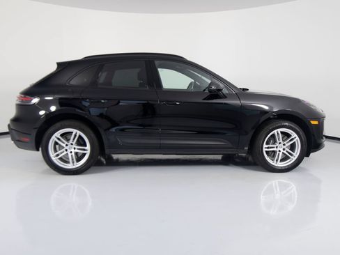 Certified 2026 Porsche Macan AWD/4WD image 11