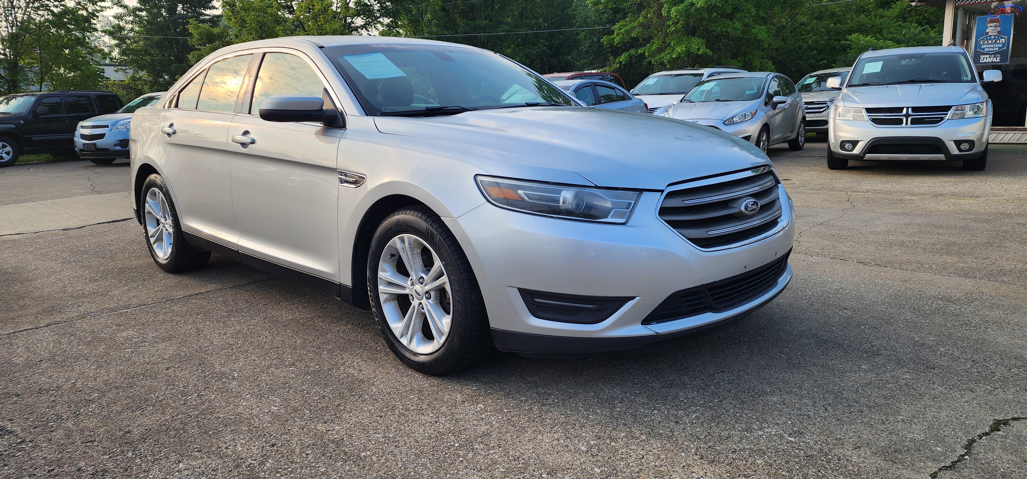 Used 2015 Ford Taurus SEL AWD/4WD image 2